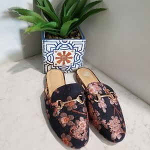 👡 PRINTED MULES